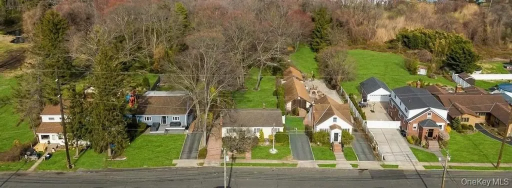 238 Centre Avenue Lindenhurst NY 11757