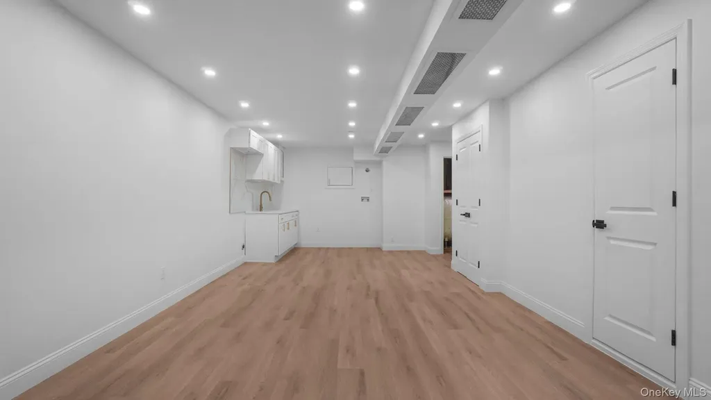 3031 Edson Avenue Bronx NY 10469