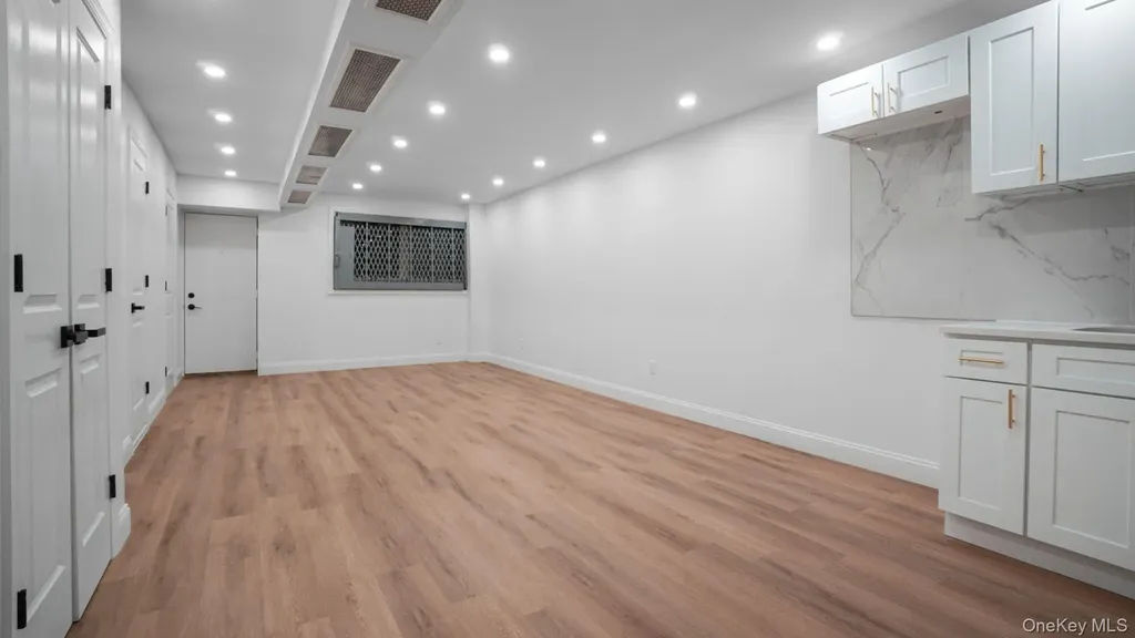 3031 Edson Avenue Bronx NY 10469