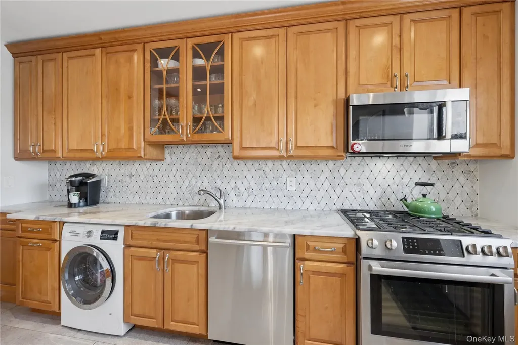 162-01 Powells Cove Boulevard Beechhurst NY 11357