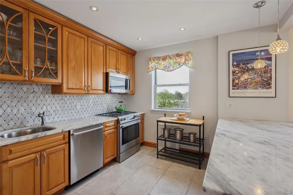 162-01 Powells Cove Boulevard Beechhurst NY 11357