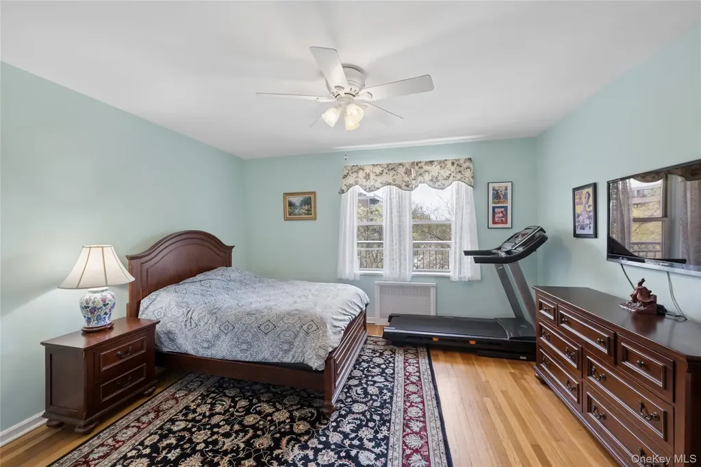 162-01 Powells Cove Boulevard Beechhurst NY 11357