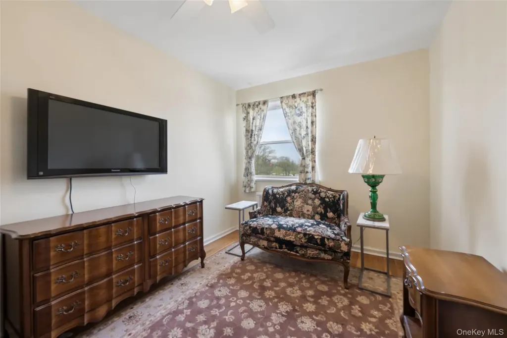 162-01 Powells Cove Boulevard Beechhurst NY 11357