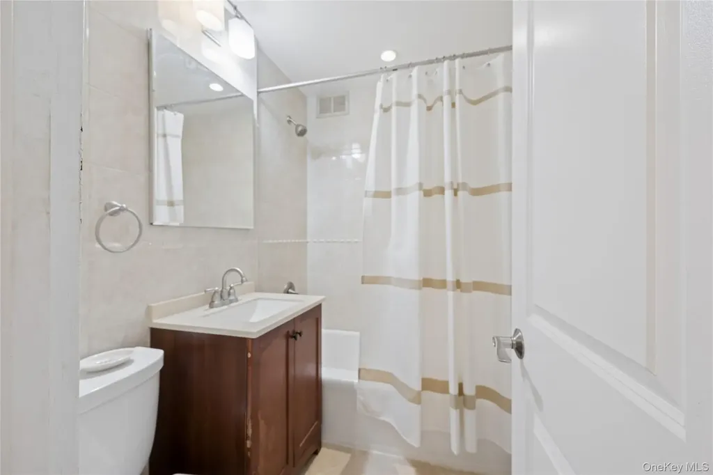 162-01 Powells Cove Boulevard Beechhurst NY 11357