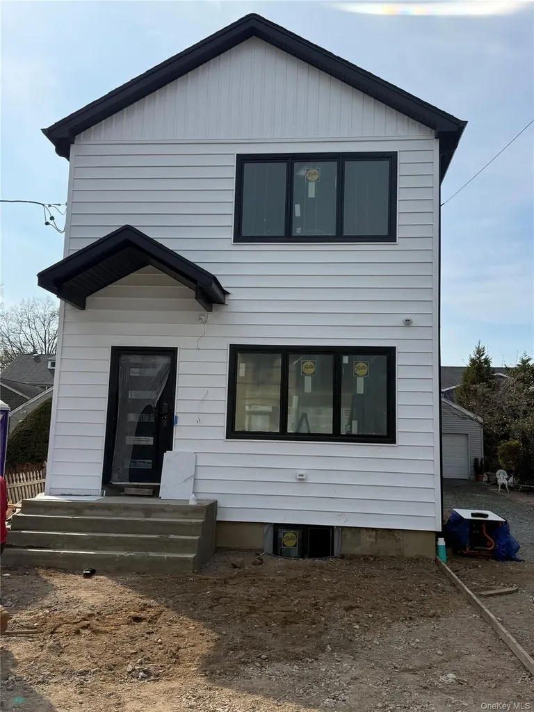 3 South Avenue Lawrence NY 11559