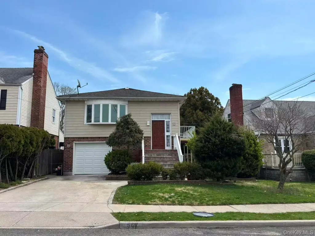 567 Langley Avenue West Hempstead NY 11552