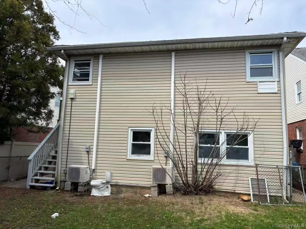 567 Langley Avenue West Hempstead NY 11552