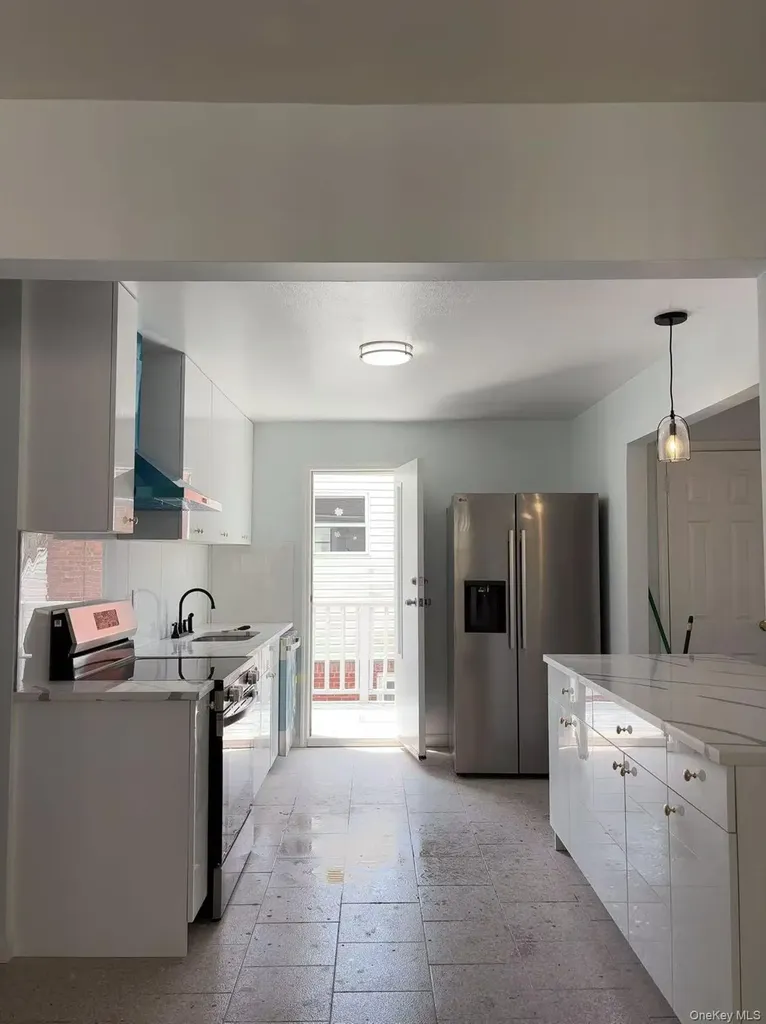 567 Langley Avenue West Hempstead NY 11552