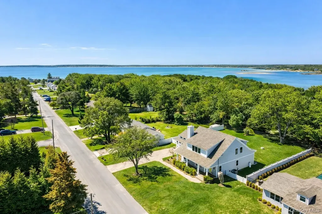 700 Gin Lane Southold NY 11971