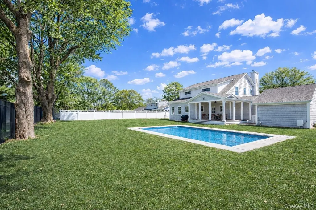 700 Gin Lane Southold NY 11971