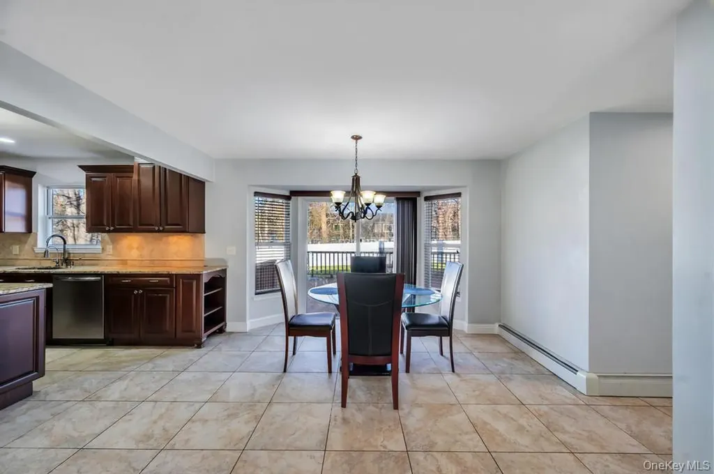29 Harwood Way Coram NY 11727