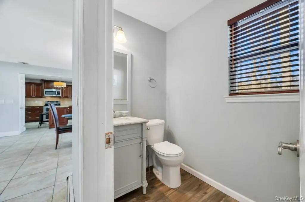 29 Harwood Way Coram NY 11727