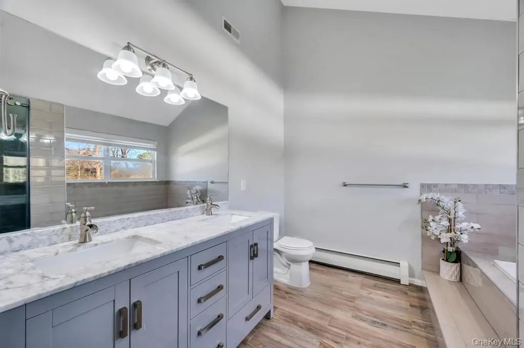 29 Harwood Way Coram NY 11727