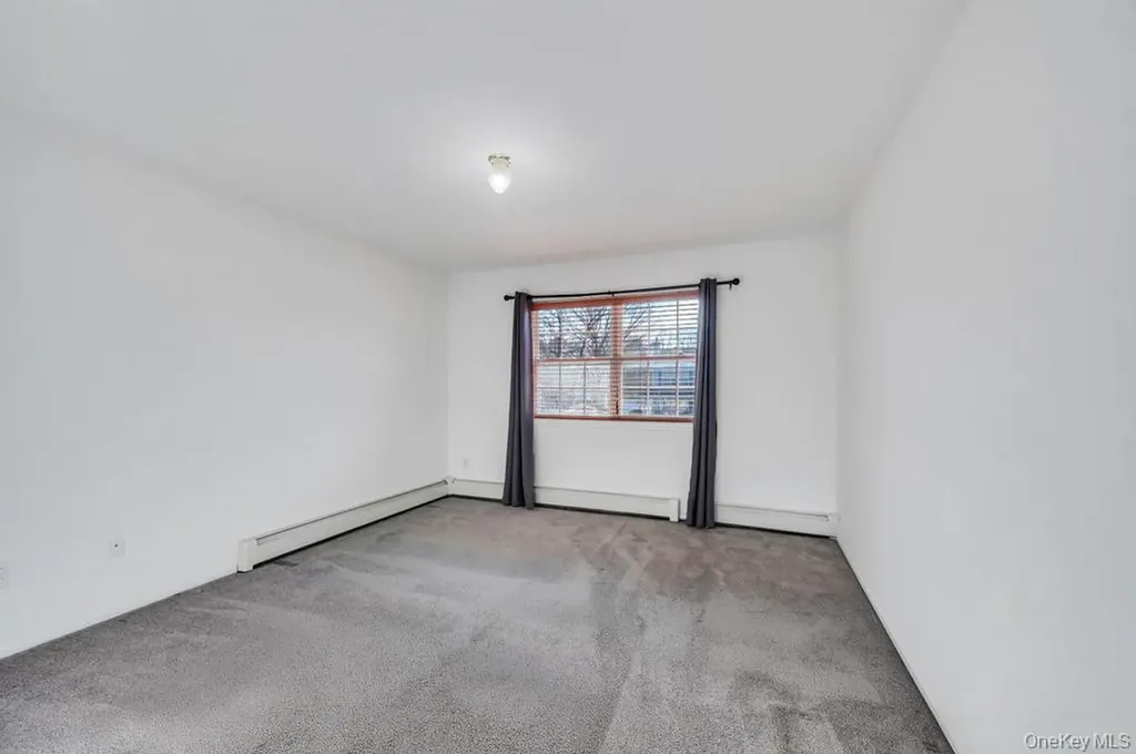 29 Harwood Way Coram NY 11727