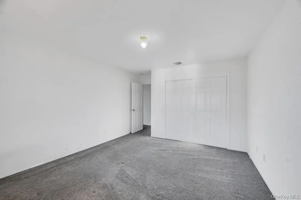 29 Harwood Way Coram NY 11727