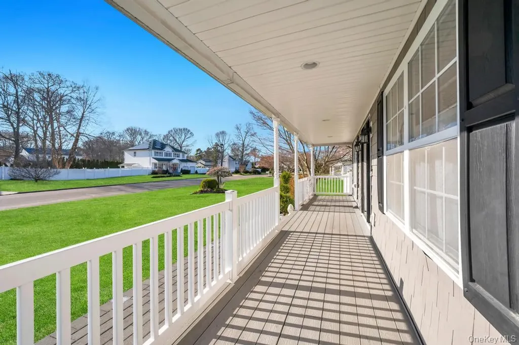 29 Harwood Way Coram NY 11727