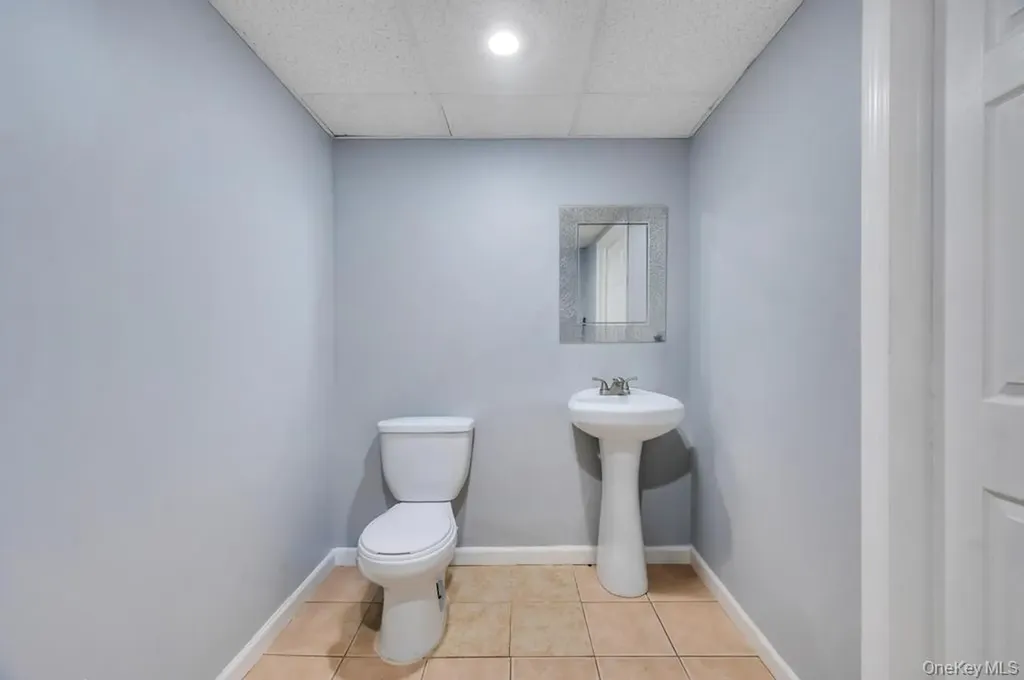 29 Harwood Way Coram NY 11727