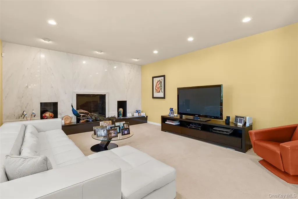 379 Smith Road Ronkonkoma NY 11779