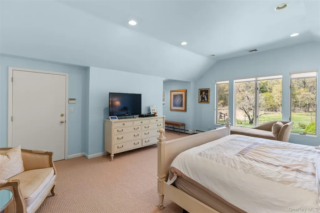 379 Smith Road Ronkonkoma NY 11779