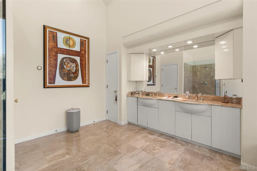 379 Smith Road Ronkonkoma NY 11779