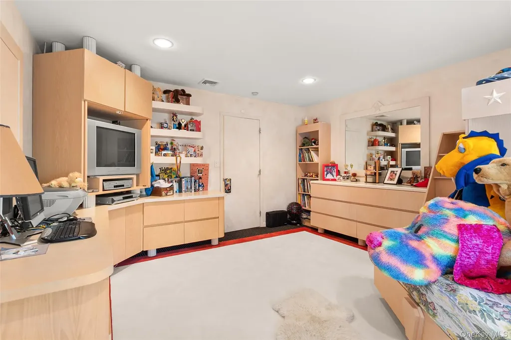379 Smith Road Ronkonkoma NY 11779
