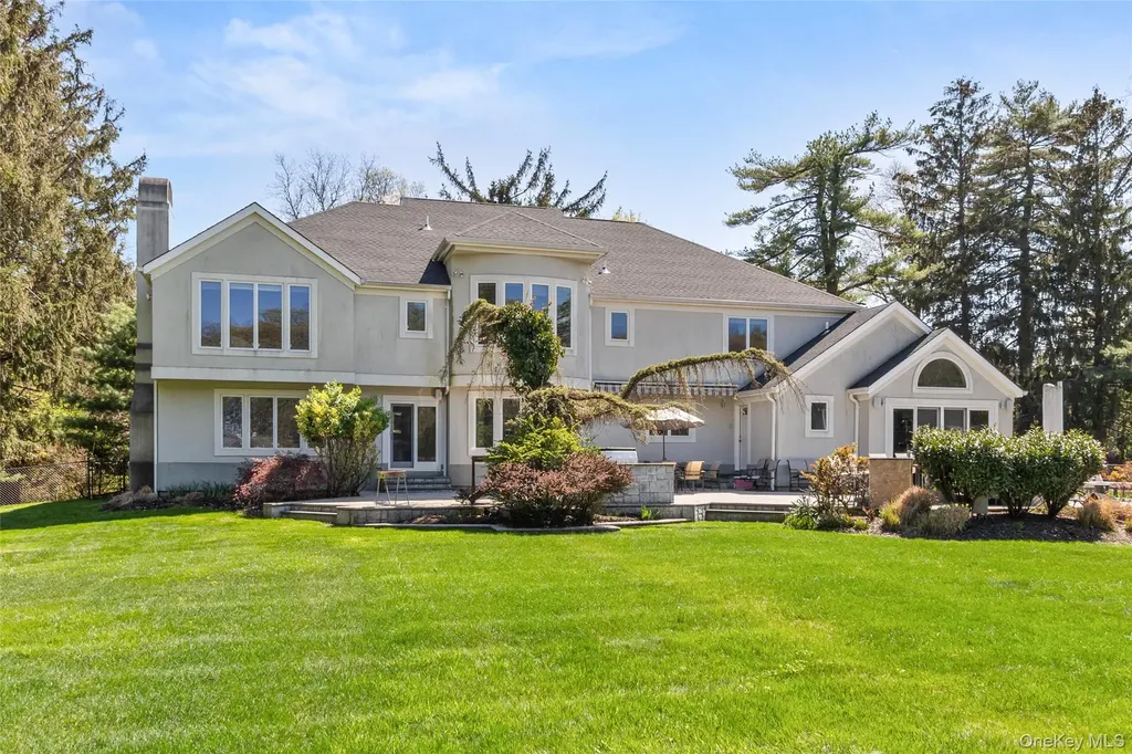 379 Smith Road Ronkonkoma NY 11779