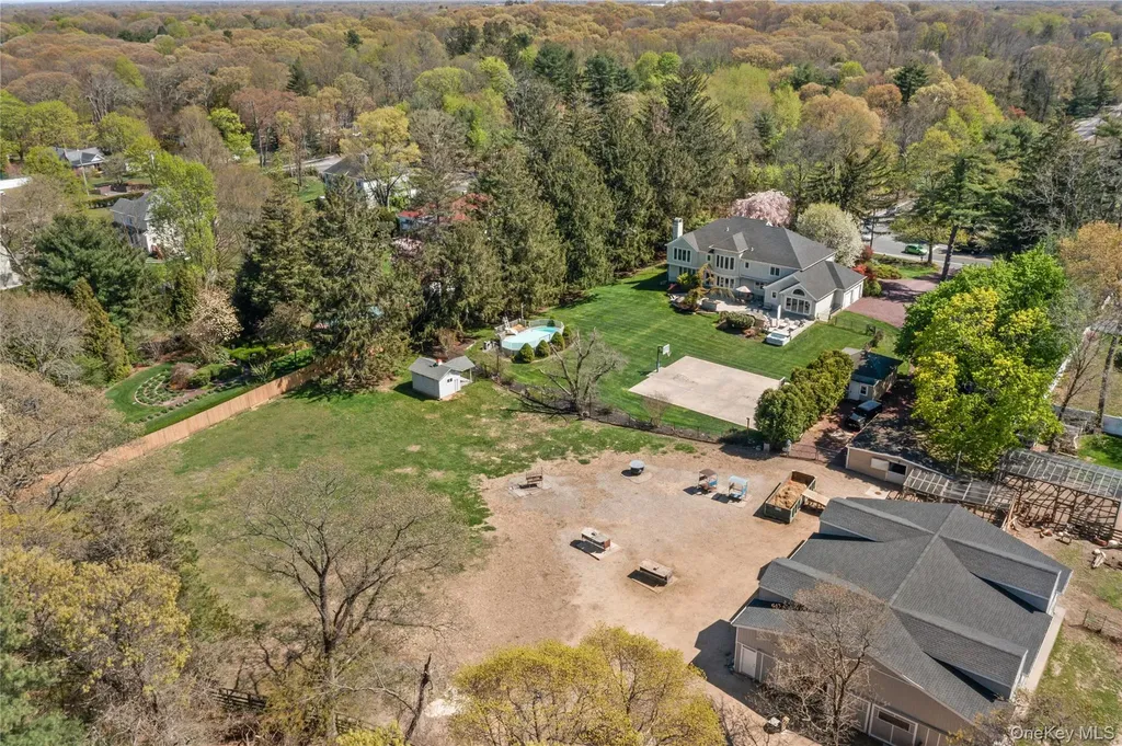 379 Smith Road Ronkonkoma NY 11779