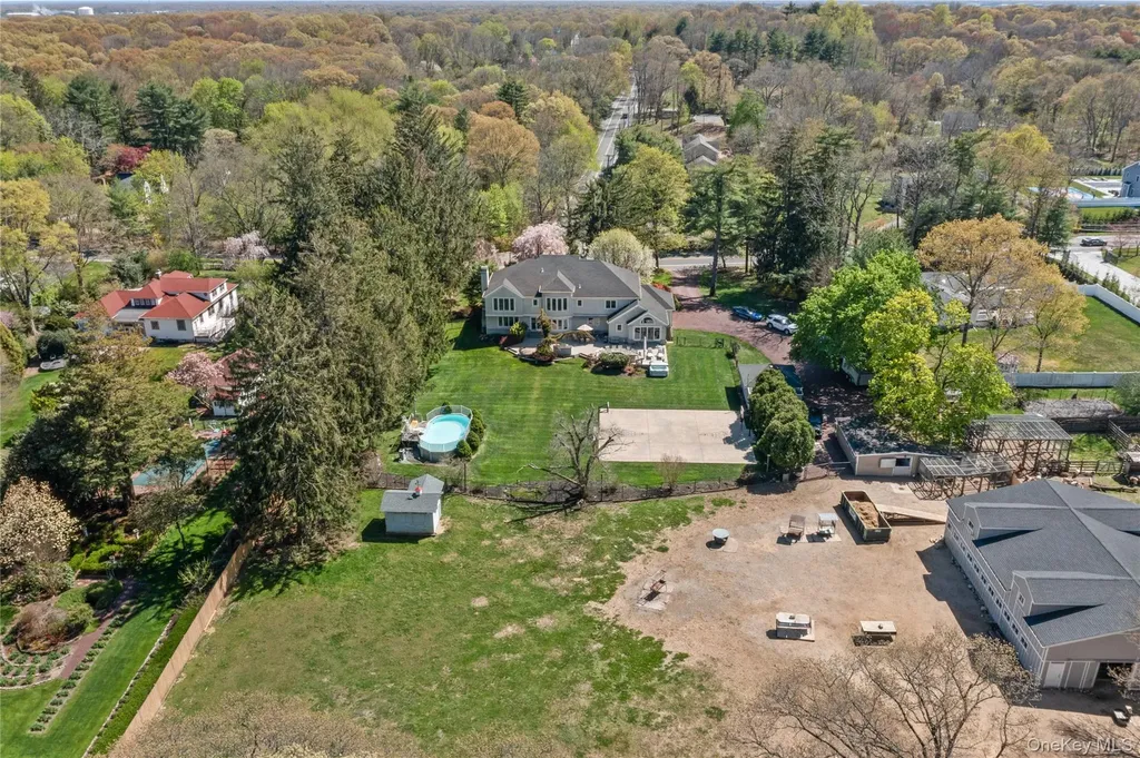 379 Smith Road Ronkonkoma NY 11779