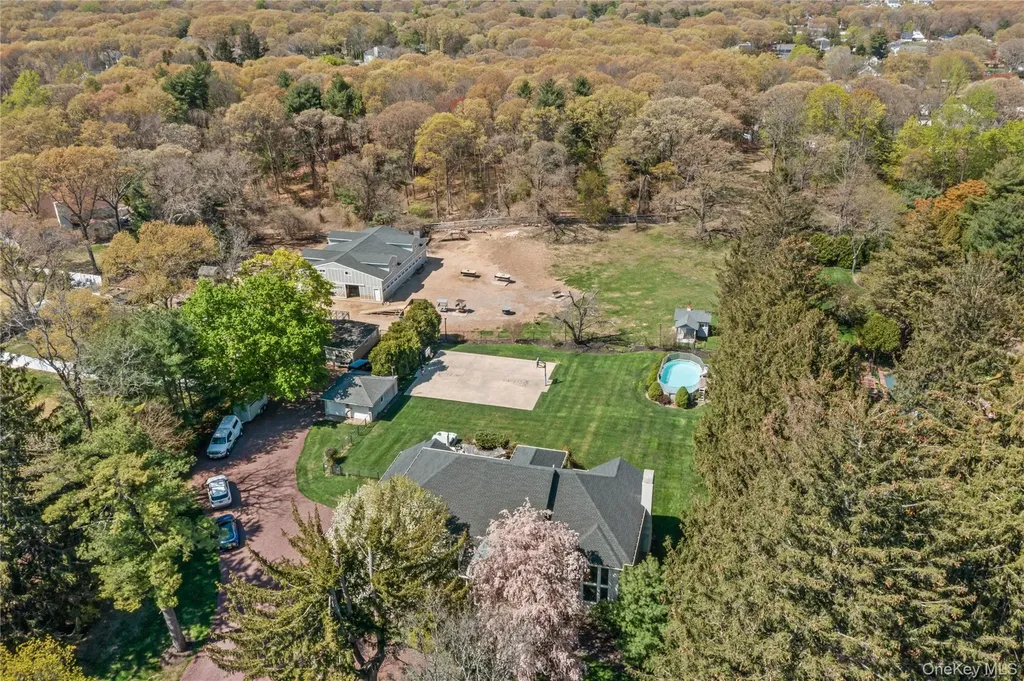 379 Smith Road Ronkonkoma NY 11779