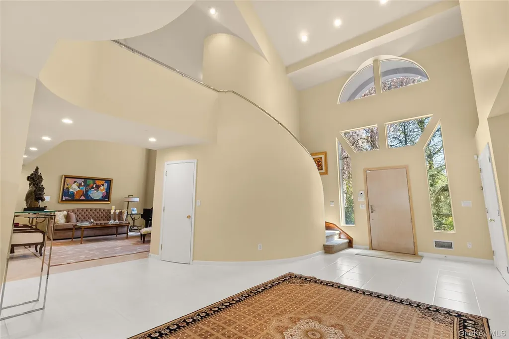 379 Smith Road Ronkonkoma NY 11779