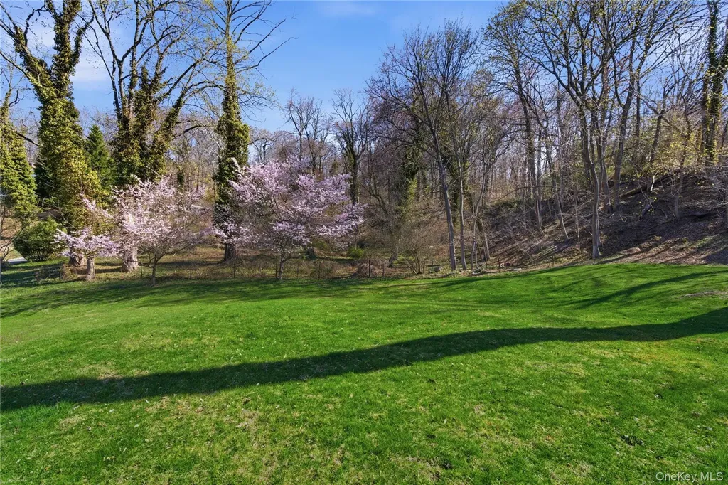 80 Shore Road Cold Spring Harbor NY 11724