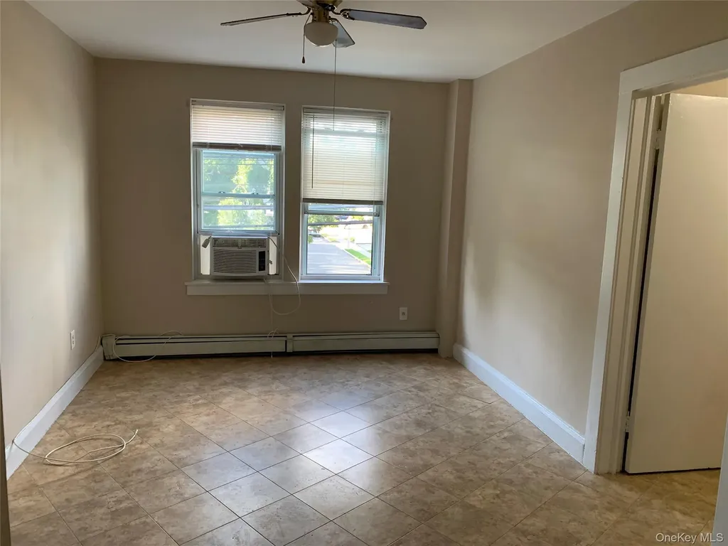 51 Smith Street Merrick NY 11566
