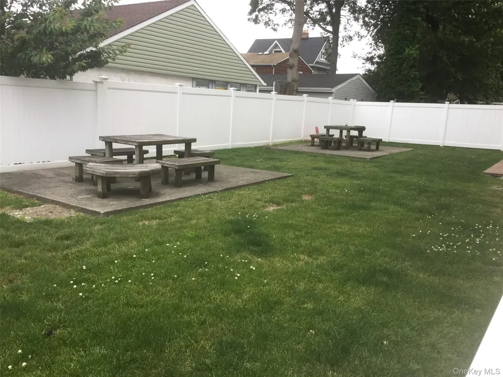 51 Smith Street Merrick NY 11566