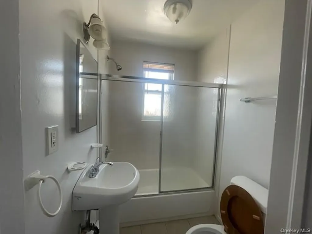 51 Smith Street Merrick NY 11566