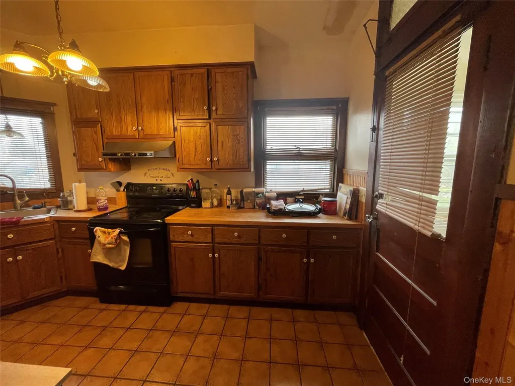 6341 Route 209 Wawarsing NY 12446