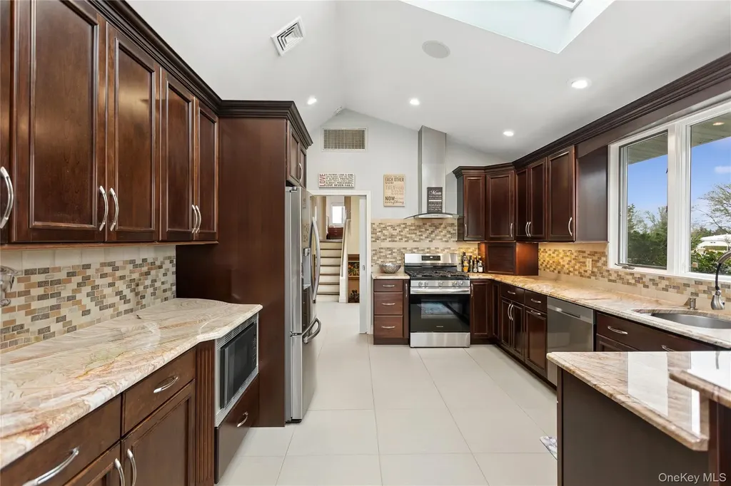 230 Richards Lane Hewlett Harbor NY 11557