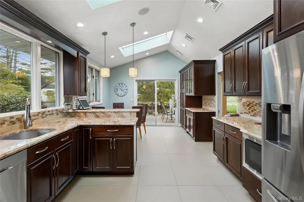 230 Richards Lane Hewlett Harbor NY 11557