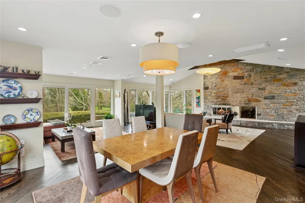 230 Richards Lane Hewlett Harbor NY 11557