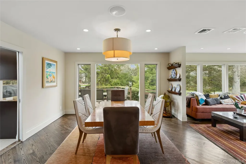 230 Richards Lane Hewlett Harbor NY 11557