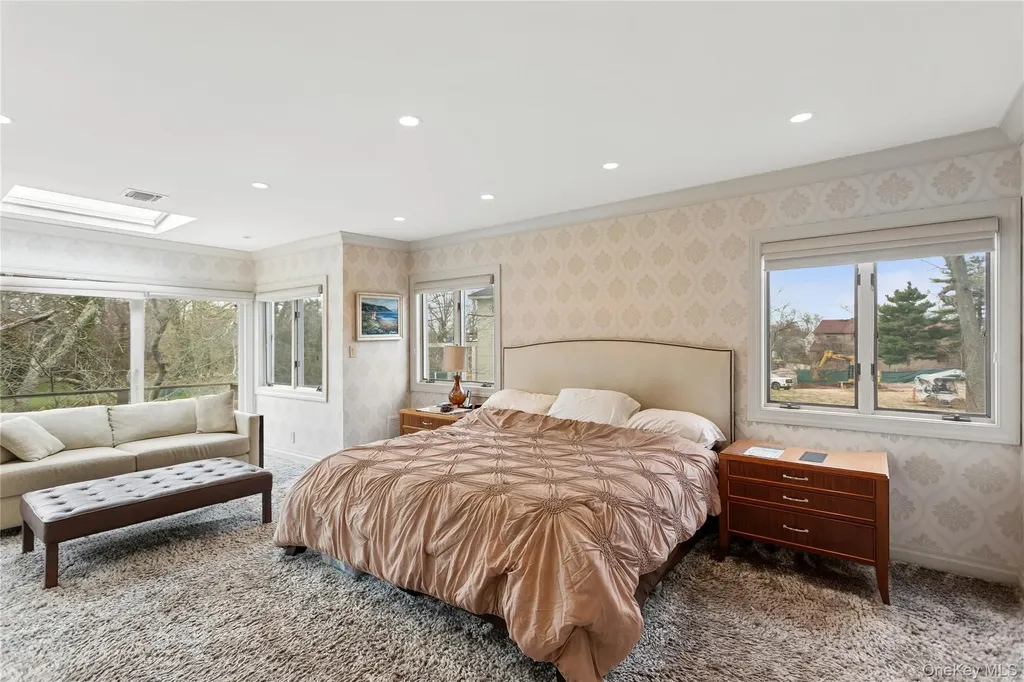 230 Richards Lane Hewlett Harbor NY 11557