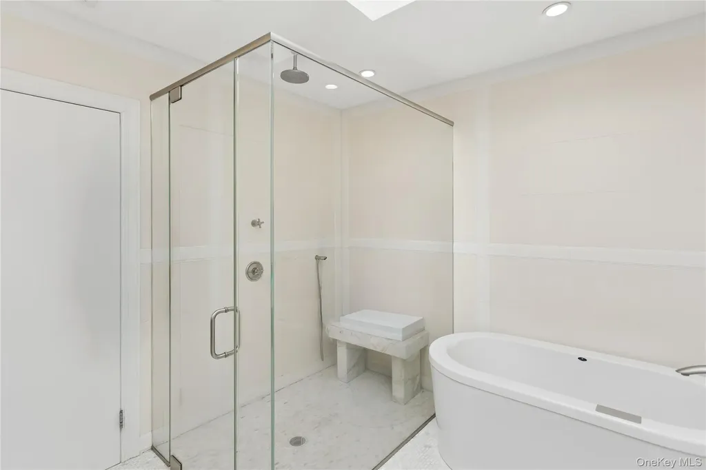 230 Richards Lane Hewlett Harbor NY 11557