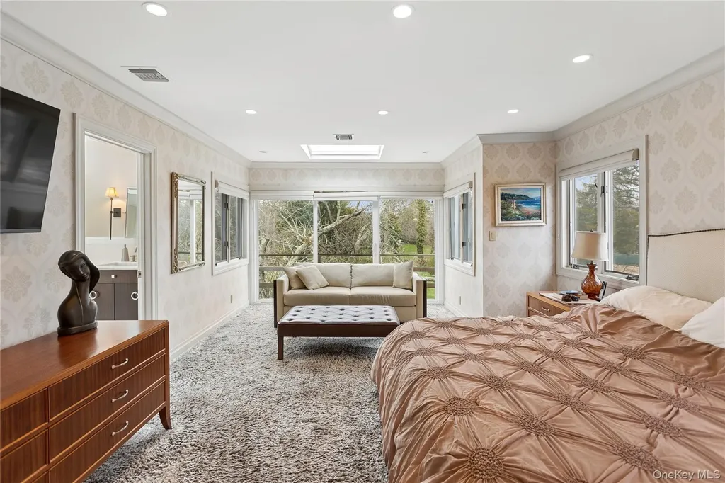 230 Richards Lane Hewlett Harbor NY 11557