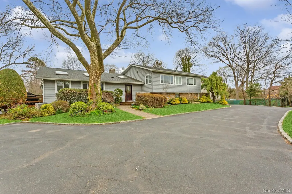 230 Richards Lane Hewlett Harbor NY 11557