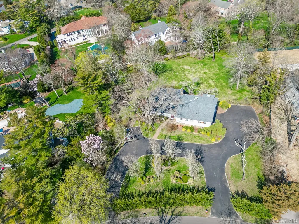 230 Richards Lane Hewlett Harbor NY 11557
