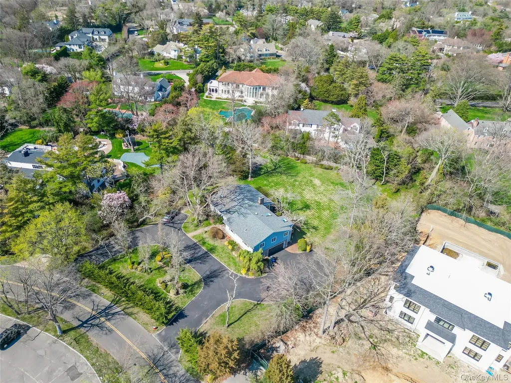 230 Richards Lane Hewlett Harbor NY 11557