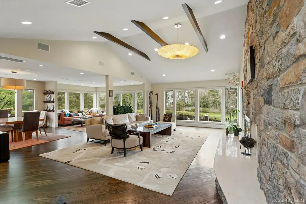 230 Richards Lane Hewlett Harbor NY 11557
