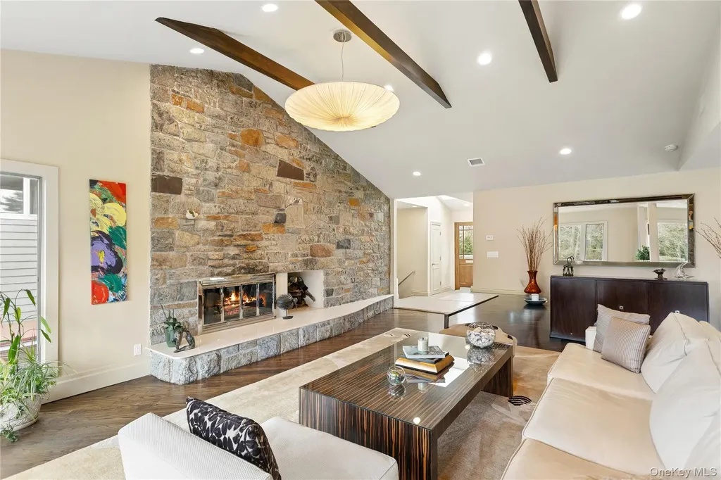 230 Richards Lane Hewlett Harbor NY 11557