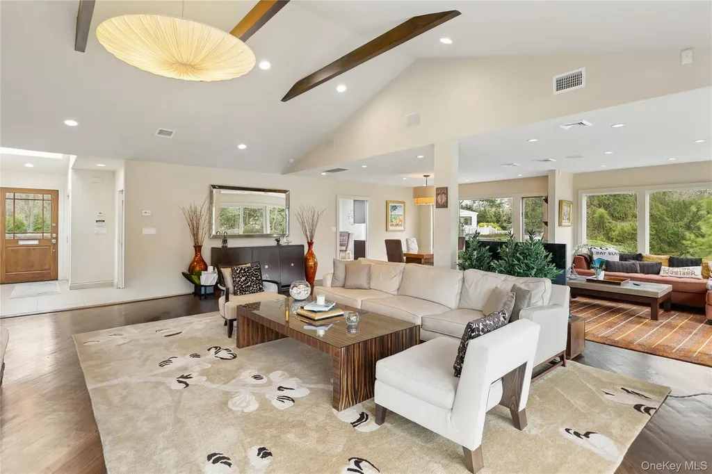 230 Richards Lane Hewlett Harbor NY 11557