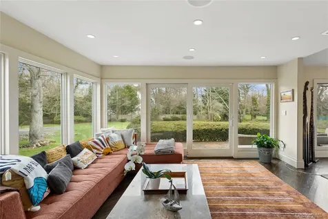 230 Richards Lane Hewlett Harbor NY 11557