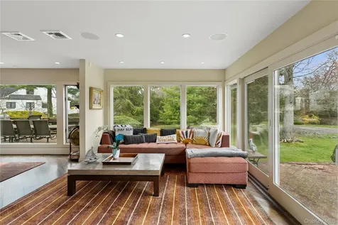 230 Richards Lane Hewlett Harbor NY 11557